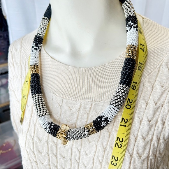 CHICO’S Elegant Black and Gold Beaded Necklace - Picture 4 of 8